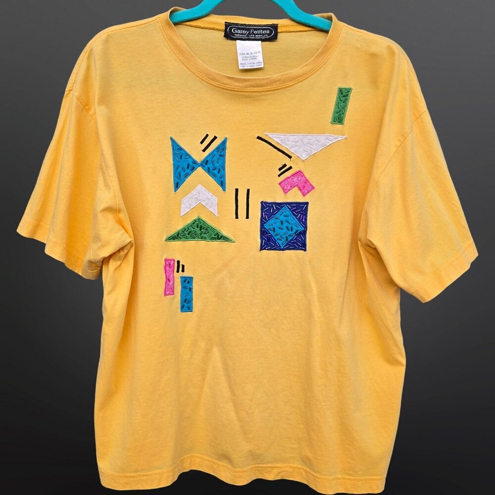 Vintage 80s Abstract Geometric T Shirt size XL Yellow Beaded New Wave Memphis